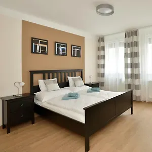 deak-apartment-budapest.inbudapesthotels.com/